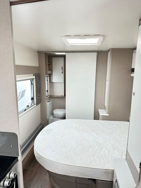 ✨STUNNING SWIFT ECCLES 4 BERTH ISLAND BED✨ 380030571