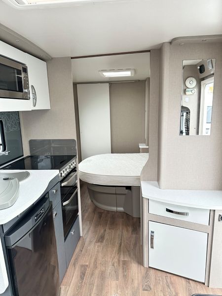 ✨STUNNING SWIFT ECCLES 4 BERTH ISLAND BED✨ 380030573