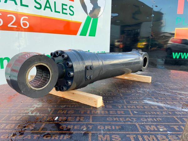 UNUSED CASE WX218 CYLINDER......CNH 84528020. 380167368