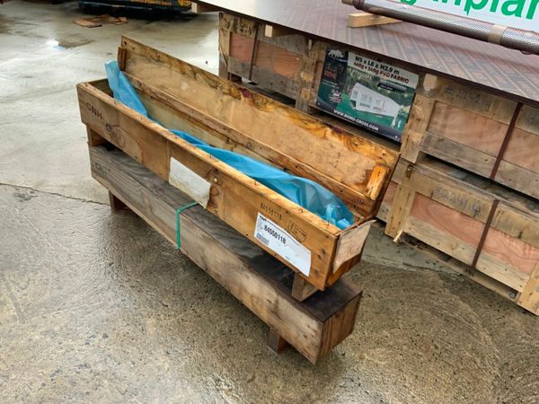 UNUSED CASE WX168 CYLINDER ROD.....84550118. 380131343