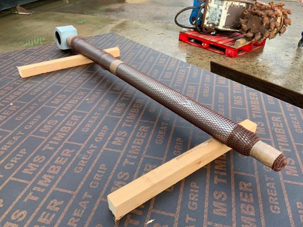 UNUSED CASE WX168 CYLINDER ROD.....84550118. 380131347