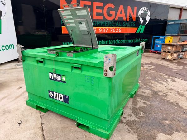 2023 DYMAC FUEL BOWSER ...2,650 litres .....1229 380242216
