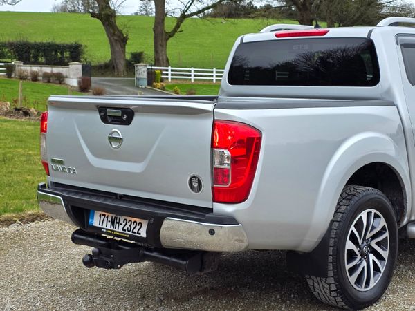 Nissan Navara 2017 380265354