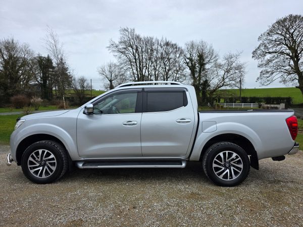 Nissan Navara 2017 380265375