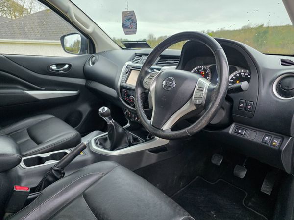 Nissan Navara 2017 380265389