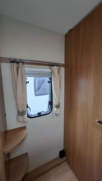 Swift Challenger fixed bed caravan 380271479