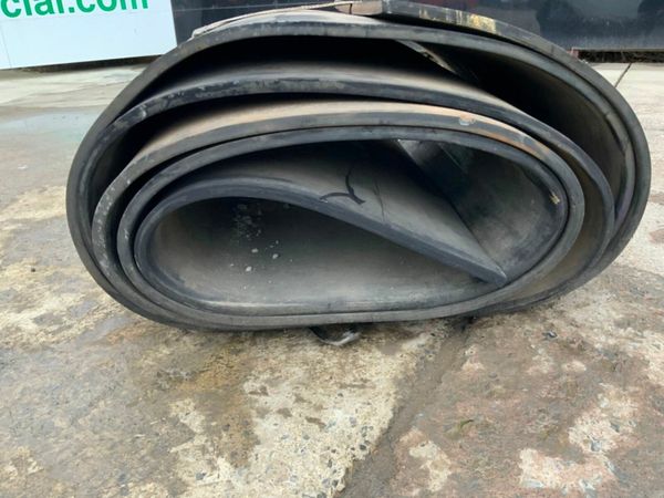 47" WIDE RUBBER MATTING....CUBICLE MATS....4725b. 380290337