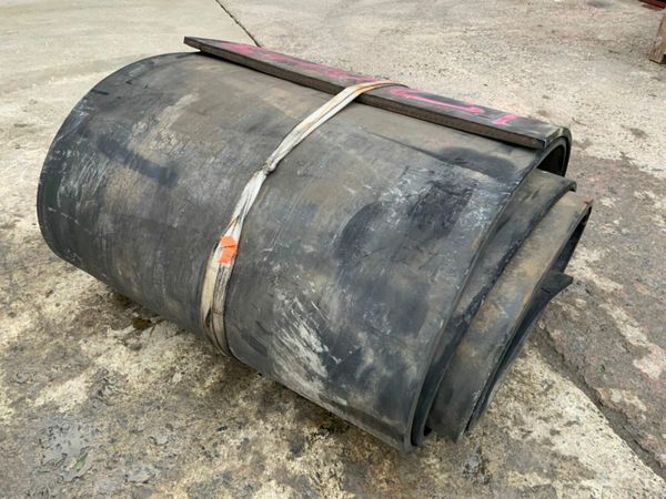 47" WIDE RUBBER MATTING....CUBICLE MATS....4725b. 380290338