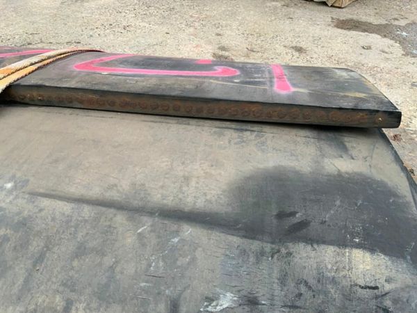 47" WIDE RUBBER MATTING....CUBICLE MATS....4725b. 380290339