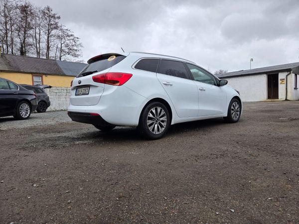 High Spec Commercial Kia Ceed Estate 380296847