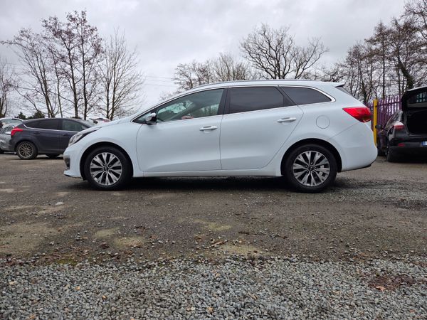 High Spec Commercial Kia Ceed Estate 380296893