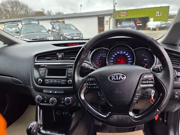 High Spec Commercial Kia Ceed Estate 380296916