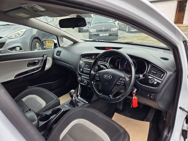 High Spec Commercial Kia Ceed Estate 380296918