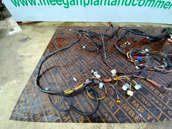 UNUSED FORD T5030 / 40 / 60 / 70 WIRE LOOM. 380220060