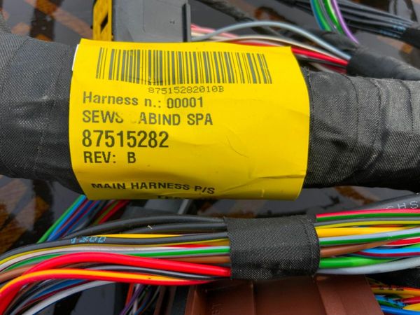 UNUSED FORD T5030 / 40 / 60 / 70 WIRE LOOM. 380220066