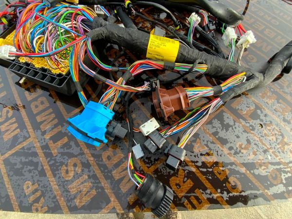 UNUSED FORD T5030 / 40 / 60 / 70 WIRE LOOM. 380220070