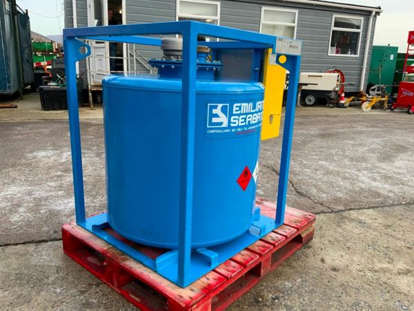 440lts FUEL BOWSER / STORAGE CUBE......2070h. 380232526