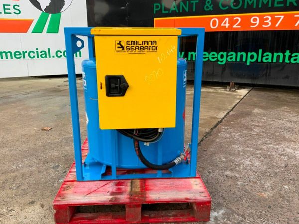 440lts FUEL BOWSER / STORAGE CUBE......2070h. 380232527