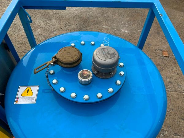 440lts FUEL BOWSER / STORAGE CUBE......2070h. 380232529