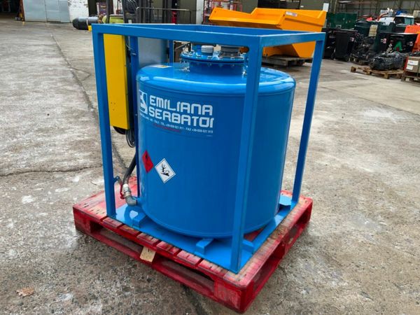 440lts FUEL BOWSER / STORAGE CUBE......2070h. 380232531