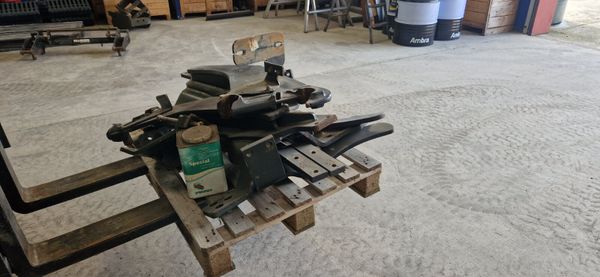 New Holland MX Loader brackets 380342956