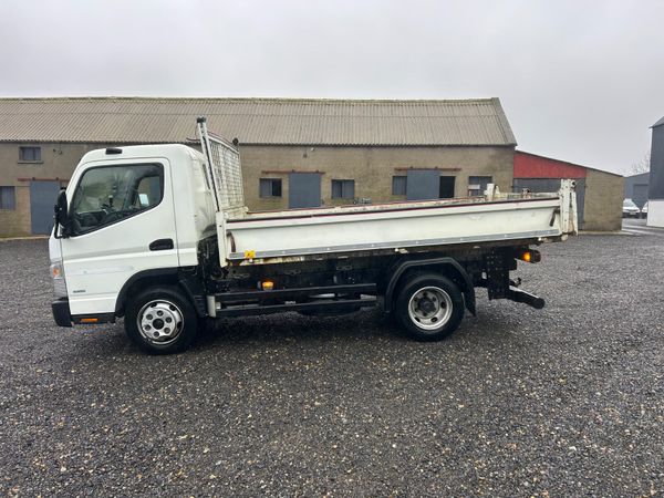 2019 Mitsubishi Fuso 7.5T Tipper / 84kms 380349790