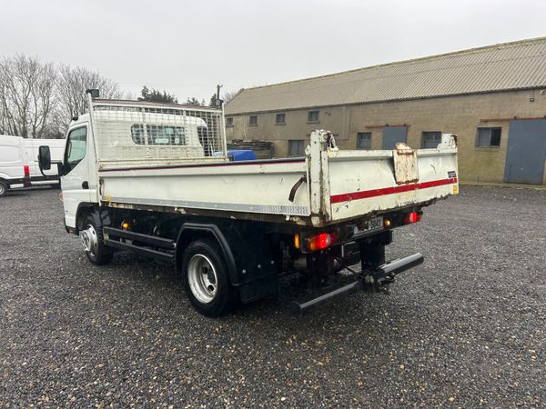 2019 Mitsubishi Fuso 7.5T Tipper / 84kms 380349795