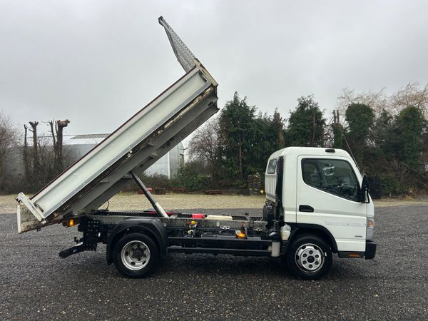 2019 Mitsubishi Fuso 7.5T Tipper / 84kms 380349808