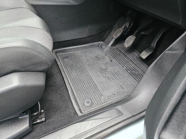 PEUGEOT 3008 COMMERCIAL // BIG SPEC // 09/26 380366007