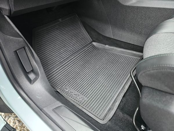 PEUGEOT 3008 COMMERCIAL // BIG SPEC // 09/26 380366016