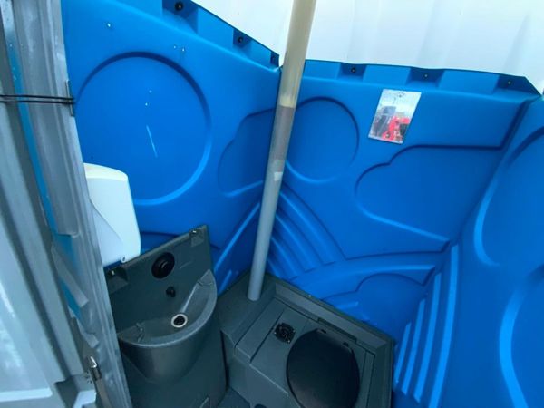 PORTABLE LOOS, BUILDERS SITE TOILETS.......5169. 380383946