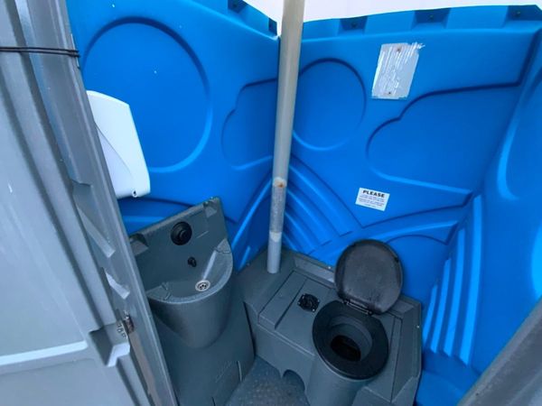 PORTABLE LOOS, BUILDERS SITE TOILETS.......5169. 380383948