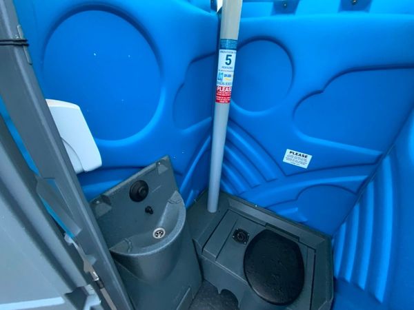 PORTABLE LOOS, BUILDERS SITE TOILETS.......5169. 380383950