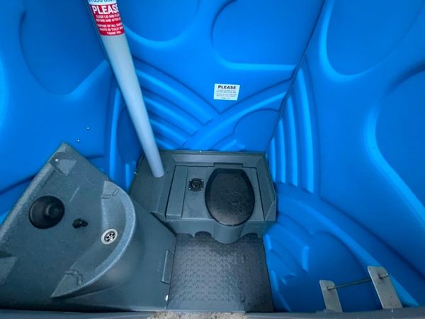 PORTABLE LOOS, BUILDERS SITE TOILETS.......5169. 380383951