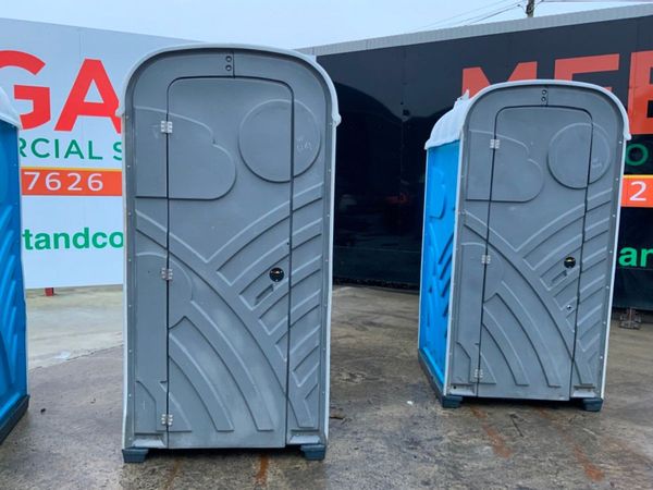 PORTABLE LOOS, BUILDERS SITE TOILETS.......5169. 380383935