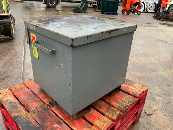VAN VAULT / TOOL STORAGE LOCK BOX.........1148t. 380384041