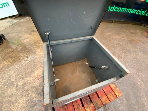 VAN VAULT / TOOL STORAGE LOCK BOX.........1148t. 380384047