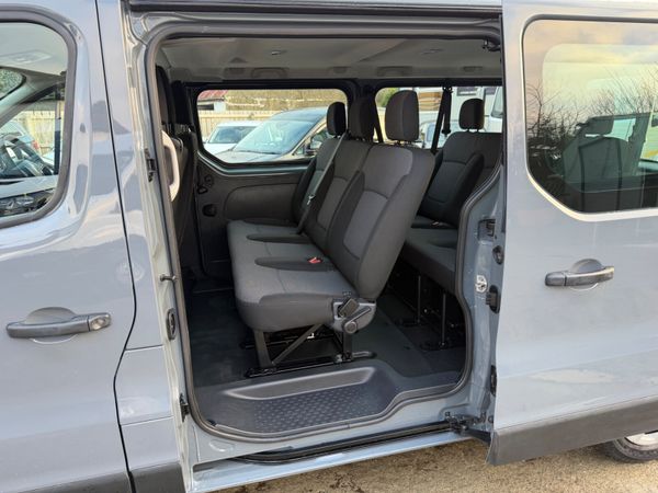 2023 RENAULT TRAFIC 9 SEATER 2.0 150BHP 380388940