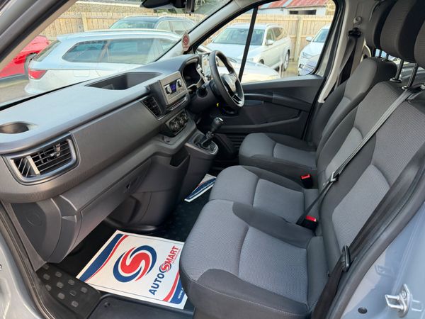 2023 RENAULT TRAFIC 9 SEATER 2.0 150BHP 380388947