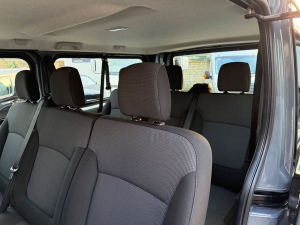 2023 RENAULT TRAFIC 9 SEATER 2.0 150BHP 380388957