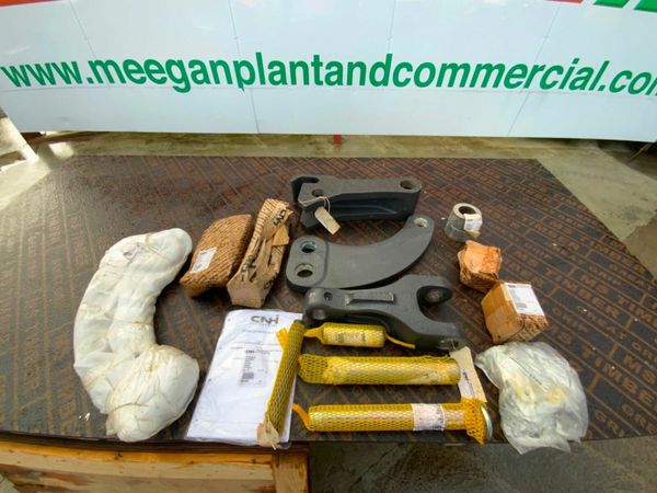 UNUSED CASE 580 BUCKET LINKAGE.........47972772 380305750