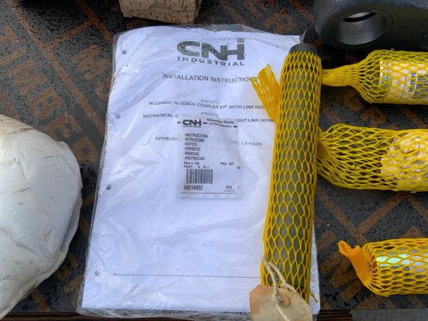 UNUSED CASE 580 BUCKET LINKAGE.........47972772 380305751