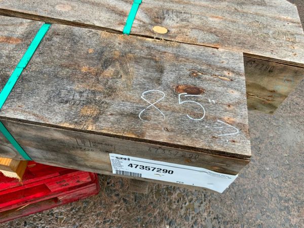 NEW HOLLAND WE210  CYLINDER ROD.....47357290. 380449550