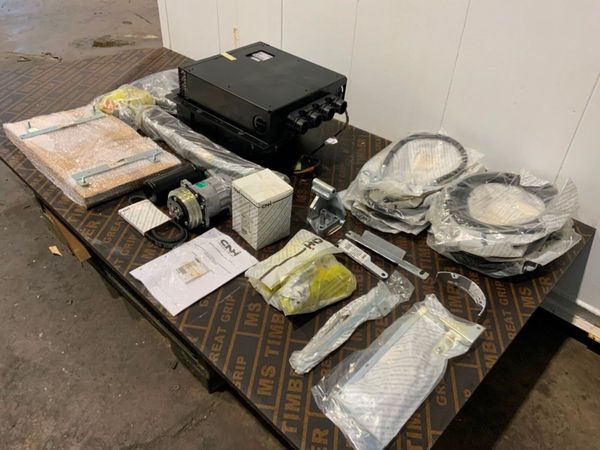 UNUSED AIR CONDITIONING KIT......47944321 380413617