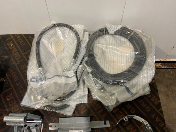 UNUSED AIR CONDITIONING KIT......47944321 380413621