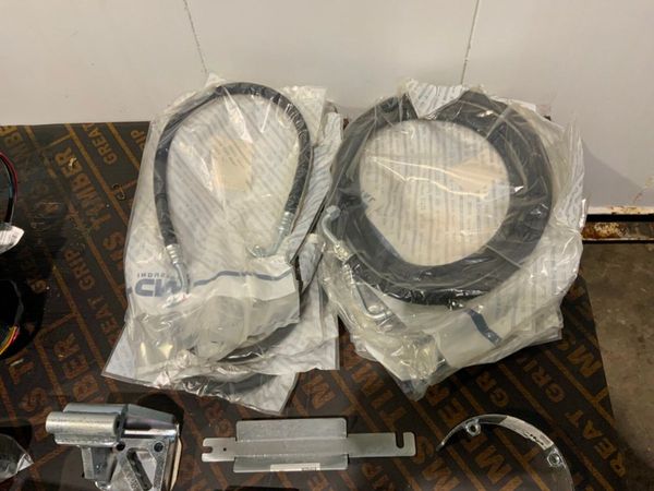 UNUSED AIR CONDITIONING KIT......47944321 380413629