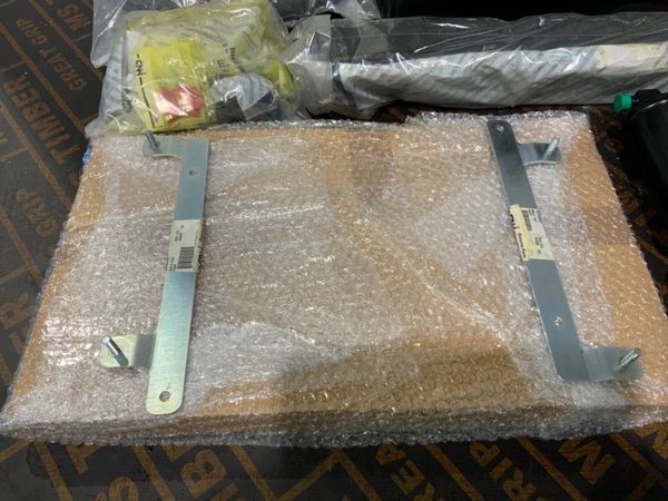 UNUSED AIR CONDITIONING KIT......47944321 380413634