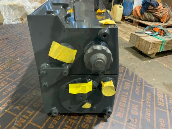 UNUSED CASE Cx37c HYDRAULIC / FUEL TANK. 380419499