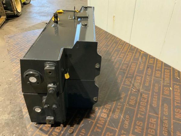 UNUSED CASE Cx37c HYDRAULIC / FUEL TANK. 380419501