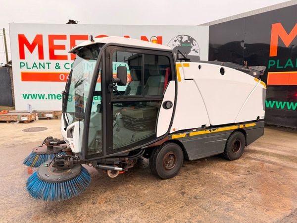 2019 JOHNSTON CITY ROAD SWEEPER...2,500 hours 380428353